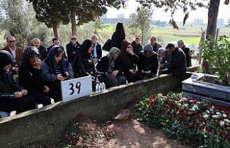 Endoskopi sonucu hayatını kaybeden kadın, mezarı başında anıldı