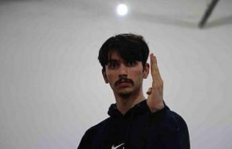 Engellerin aşıldığını para taekwondo Türkiye şampiyonu Furkan Kaan Ata gösterdi