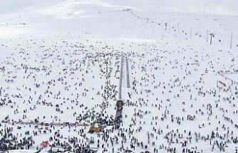 Erciyes’te hafta sonu pistler kayakçılarla doldu