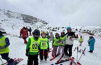 Ergan Dağı Kayak Merkezi’nde yarışma heyecanı başladı