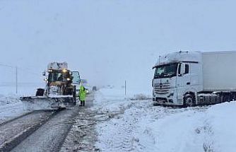 Erzincan-Sivas ve Erzincan-Erzurum yolunda tipi engeli