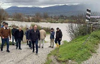 Eşen Çayı taştı, tarım arazileri ve hayvan barınağı sular altında kaldı