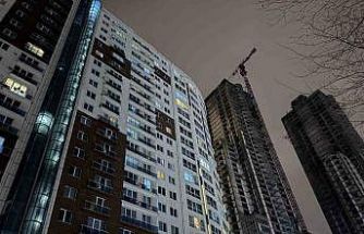 Esenyurt’ta bir sitede 2 kişi silahla vurulmuş halde ölü bulundu