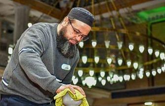 Esenyurt’ta camiler Ramazan’a hazır: Camiler dip köşe temizleniyor