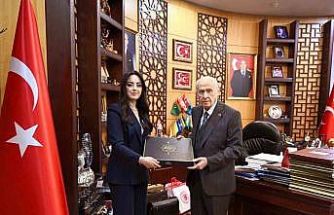 ‘Eserlerle Devlet Bahçeli’ kitabı kamuoyuna sunuldu