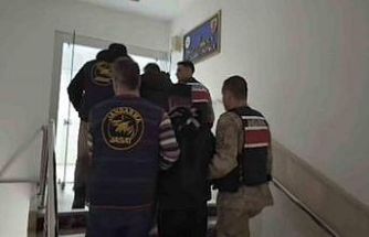 Eve silahlı saldırı kamerada: 2 gözaltı