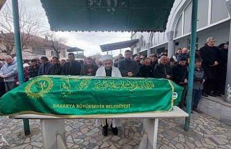 Evinden 20 kamyon çöp çıkarılan yaşlı adam son yolculuğuna uğurlandı