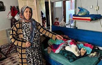 Evini su bastı, kurtulmaya çalışırken düşüp ayağını kırdı