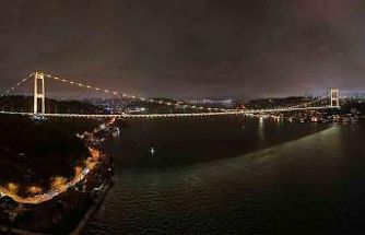 Fatih Sultan Mehmet Köprüsü kanser hastası çocuklar için sarıya büründü