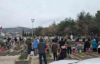 Gaziantep protokolünden İslahiye’de deprem şehitliğine ziyaret