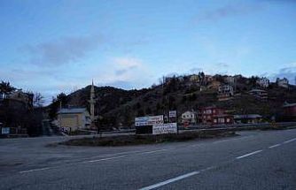 Geçit Köyü’nde 18 yıllık iftar geleneği yoldan geçenleri sofrada buluşturuyor