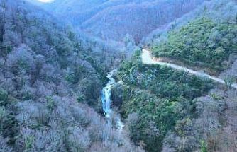 Gemlik’te yağmurlar, Sudüşen Şelalesi’ne hayat verdi