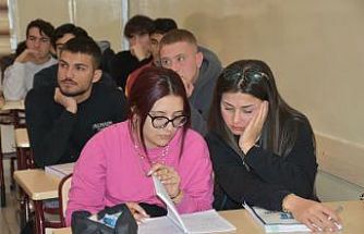 Gençler üniversite hayallerine ücretsiz kavuşuyor