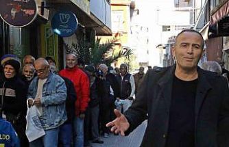 Gizli hayırseverin ücretsiz pide kuyruğu