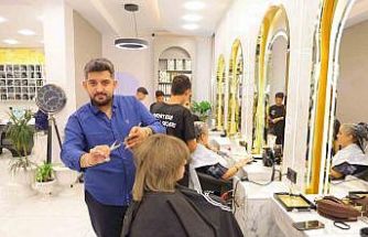 Gülerek uğurladığı müşterileri bir gün sonra enkaz altında kaldı