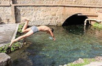 Güneşi gören çocuklar Anzele Parkı’na koştu