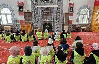 Hande Gül Anaokulu minik öğrenciler Ramazan ruhunu camide yaşadı