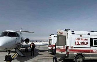 Hasta 2 bebek ambulans uçakla İstanbul’a sevk edildi