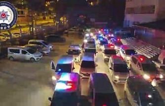 Hatay merkezli 8 ilde ‘Gümrük geçişinde rüşvet’ operasyonunda milyonlarca TL’lik döviz ve silah ele geçirildi