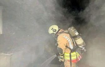 Hatay’da konteyner yangını büyümeden söndürüldü