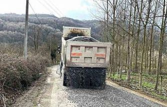 Havaların düzelmesiyle köy yollarında çalışmalar başladı