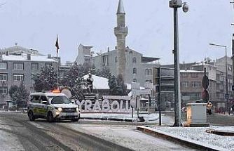 Hayrabolu’da kar yağışı etkisini artırdı: Taşımalı eğitime 1 gün ara verildi