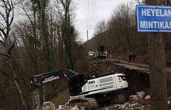Heyelan bölgesinde çalışmalar sürüyor