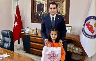 Hisarcık Kaymakamı Erkan Atam’dan başarılı öğrenciye ödül