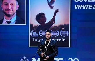 HKÜ mezunu ve yüksek lisans öğrencisi Berkay Ellek’in Yapay Zeka ile Ürettiği "Sultan’ın Taşı" filmi Berlin’de Türkiye’yi temsil edecek