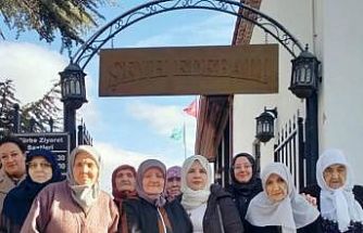 Huzurevi sakinleri Şeyh Edebali Türbesinde
