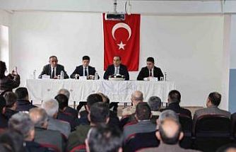 Iğdır Valisi Taşolar, Aralık ilçesinde muhtarlarla bir araya geldi