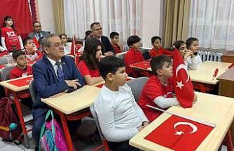 İkinci dönemin ilk dersinin konusu ’Bayrak’