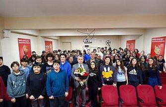 İncirliova Kaymakamı Abay, öğrencilerle Kariyer Günleri’nde buluştu