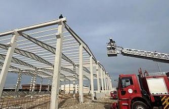 İnşaat sahasında çökme: 3 işçi yaralandı, mahsur kalan 1 kişi kurtarıldı