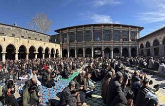 İslam aleminin 5. Harem-i Şerif’inde binlerce kişi Ramazan ayının ilk cuma namazında saf tuttu