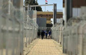 İsrail: "Refah Sınır Kapısı’nda çift yönde geçişlere yarın başlanması bekleniyor"