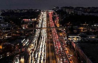 İstanbul trafiği ’ara tatil’ dinlemedi