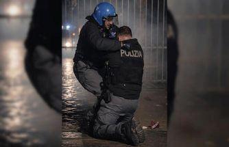 İtalya’da kültür merkezi kapatıldı sokaklar karıştı: 11 polis yaralı, 10 gözaltı