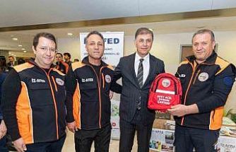 İzmir Büyükşehir Belediye Başkanı Tugay: "Birden fazla yangın uçağı kiralamaya hazırız"