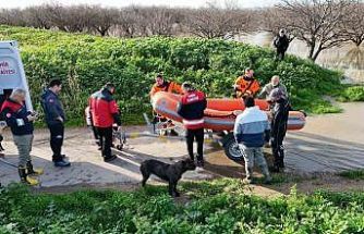 İzmir İtfaiyesi tavuk çiftliğinde mahsur kalan hayvanlar için zamanla yarıştı