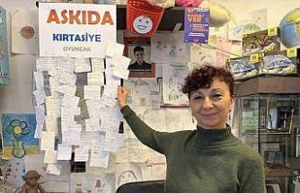 İzmir’de defter ve kalemler ‘askıda kırtasiye’ ile sahiplerini buluyor