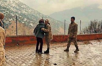 Jandarmadan minik yüreklere anlamlı ziyaret