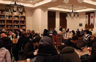 Japonya’daki Tokyo Camii’nde iftar sevinci