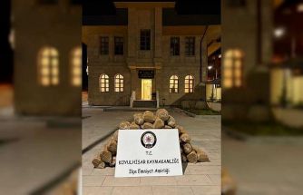 Kaçak tütünleri açıktan taşırken yakalandı