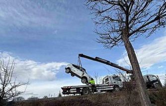 Kamyonet ile otomobil çarpıştı, 3 kişi yaralandı