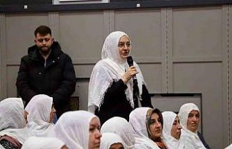 Karabüklü kadınlardan Başkan Güneş’e yöresel kıyafetli destek