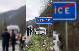 Karabük’te iki otomobil kafa kafaya çarpıştı: 5 yaralı