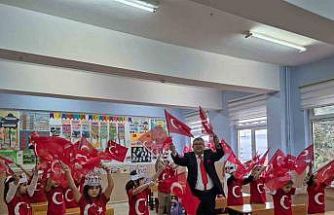 Karabük’te öğrenciler ikinci döneme Türk bayraklarıyla başladı