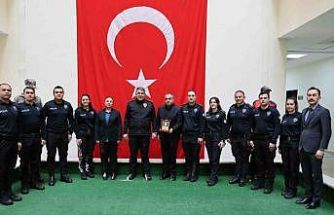 Karaburun’dan personele vefa