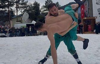 Karakucak güreşlerinde 2 şampiyon birden